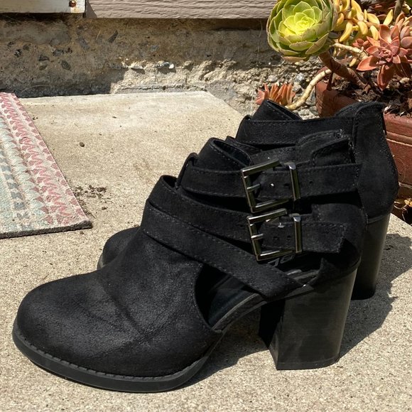 SODA Wedge Booties - Picture 1 of 5